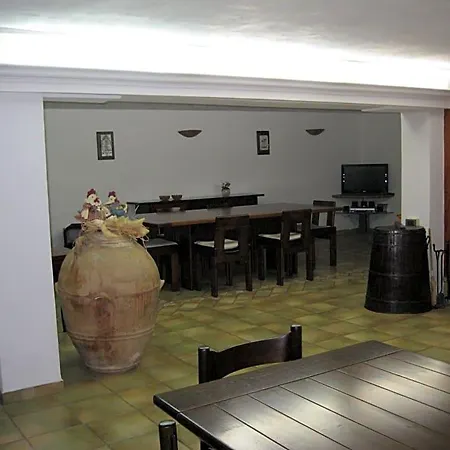 Alojamento de Acomodação e Pequeno-almoço Li Fringi 2*