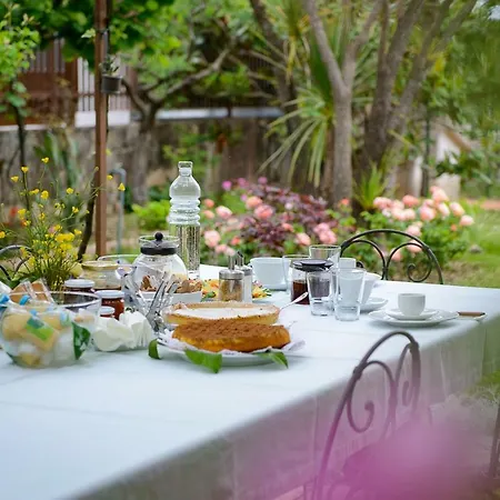 Bed & Breakfast Li Fringi 2*